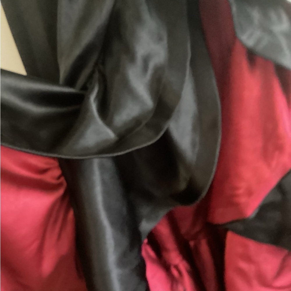 Bronx and Banco Black and Red One-Shoulder Gown Size 6 - Picture 13 of 15